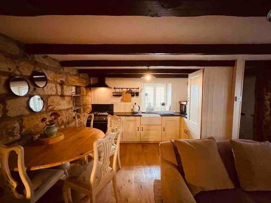 Casa vacanze Cosy 400yr Old Cottage, Flowergate, Whitby, Sleeps 6