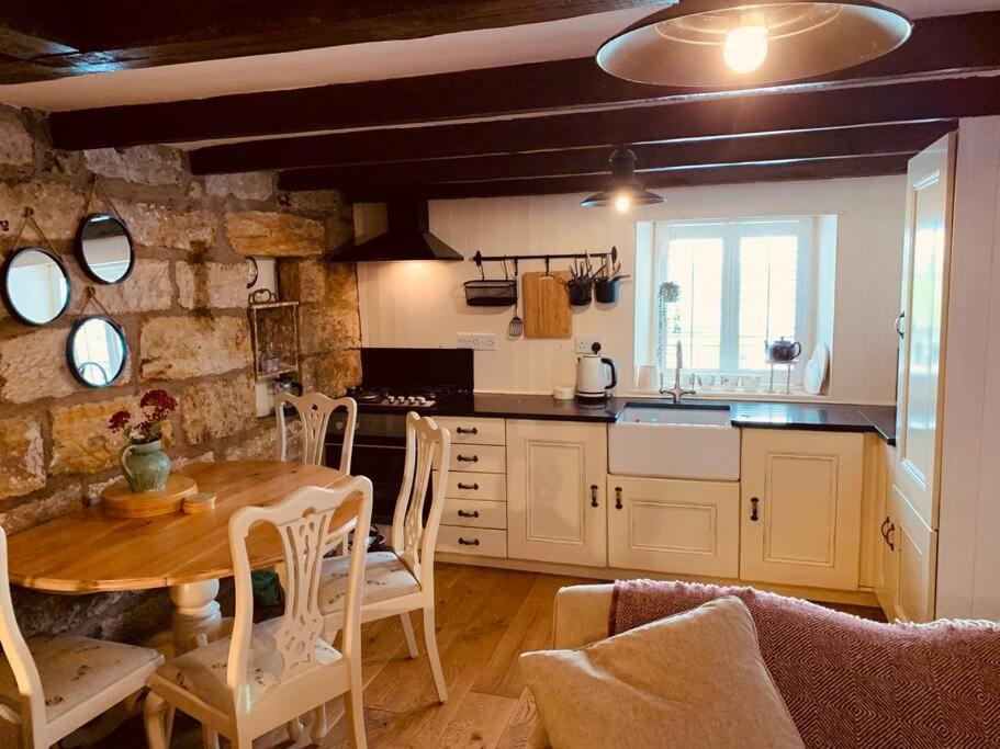 Cosy 400yr Old Cottage, Flowergate, Whitby, Sleeps 6 Casa vacanze