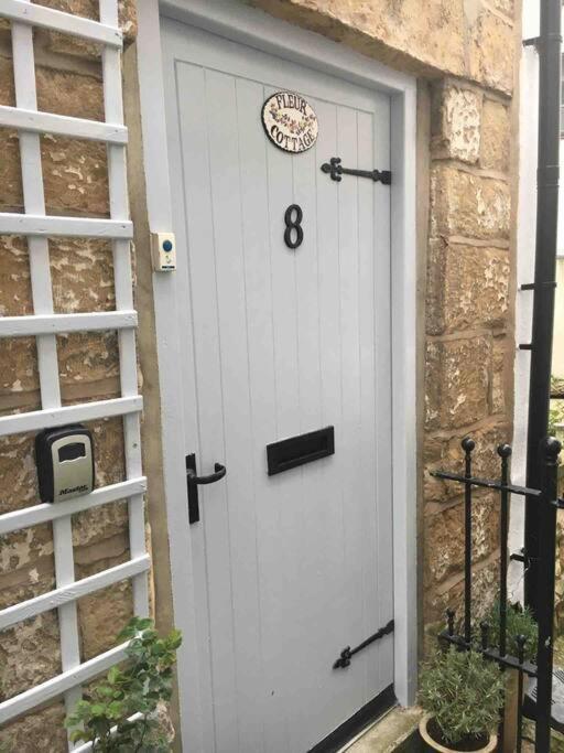 Cosy 400yr Old Cottage, Flowergate, Whitby, Sleeps 6 Casa vacanze Whitby